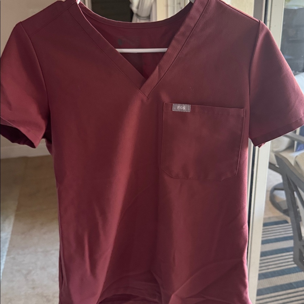Figs Dark Cherry Women’s One-Pocket Catarina Scrub Top XS